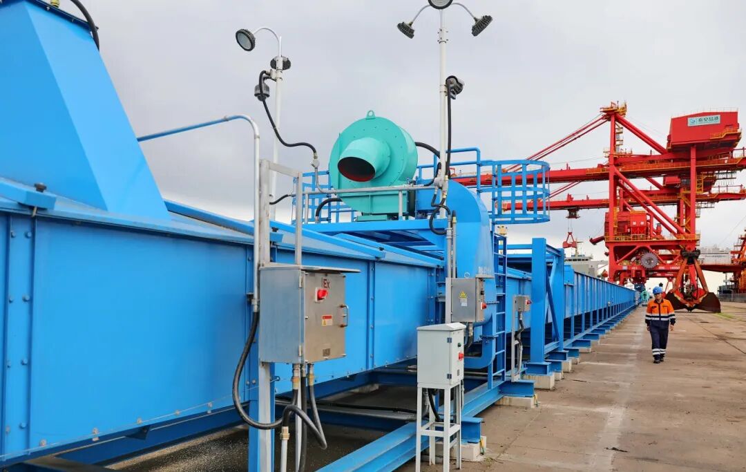 光格科技光纖傳感方案落地秦皇島港304泊位，助力糧食管廊氣墊式皮帶機實(shí)現全息化智能監測